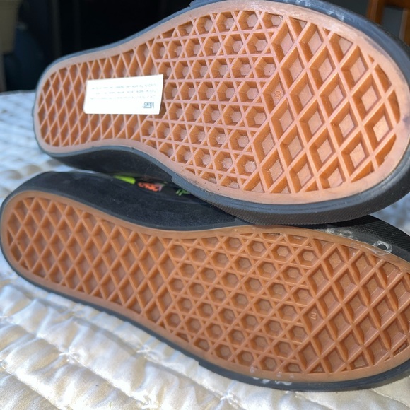 Glow in the Dark!! Trippy dip Vans Kids Sk8-Mid Reissue V Shoe - Picture 8 of 8